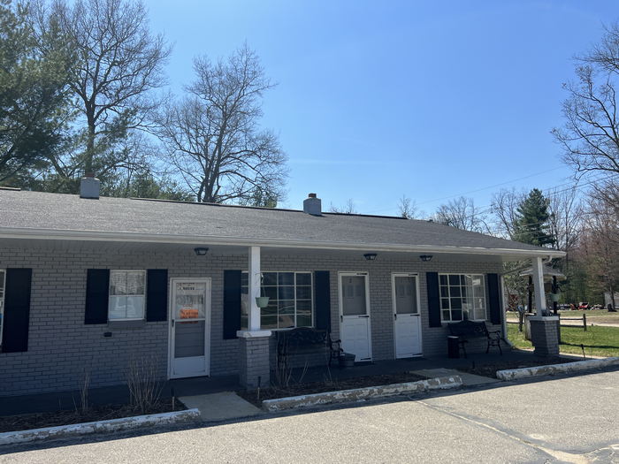 Skidway Lake Motel - April 15 2023 Photo (newer photo)